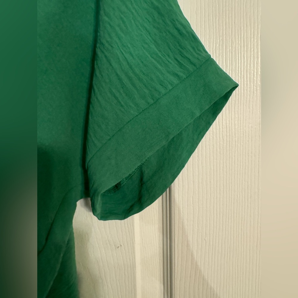 JODIFI Women’s Green Shirt ~ Size Small but oversized L/XL fit - Picture 6 of 8